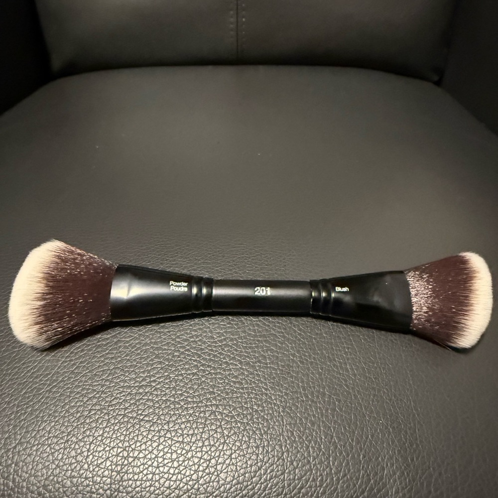 Dual-Ended Makeup Brush